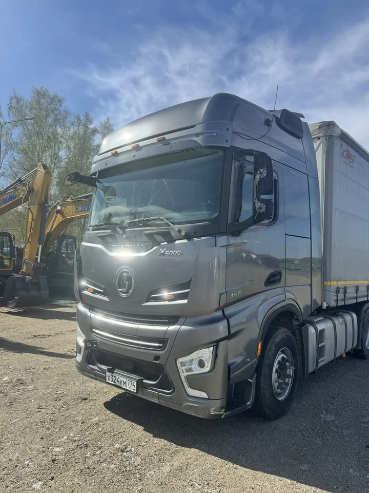 Седельный тягач SHACMAN SX4188YY381